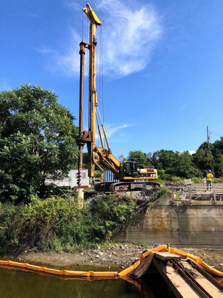 Services Precision Drilling, Inc. (908) 9962200